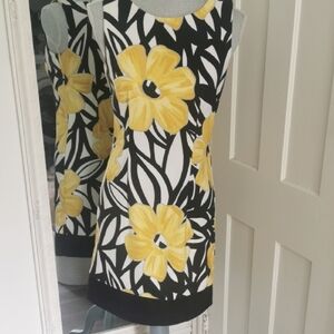 Alyx  black /yellow floral artdeco shift dress Artsy, pop of color. Size 6P. EUC